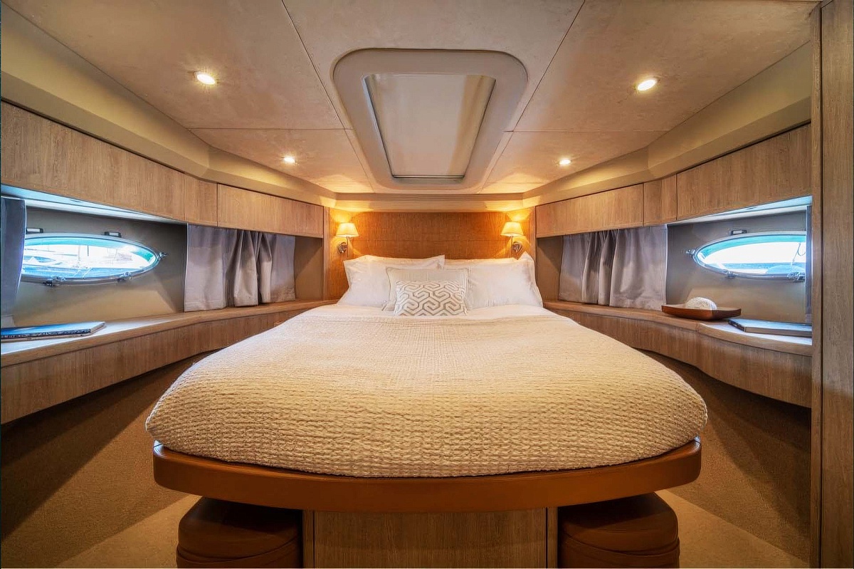 Аренда яхты Princess 62 DIAL в Миконосе